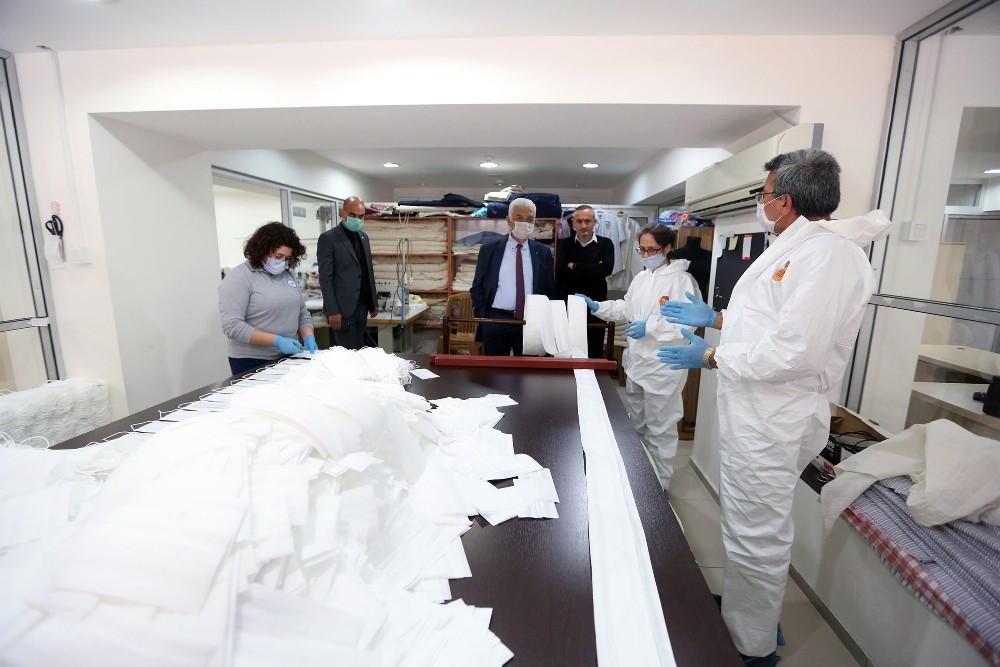 Muğla Büyükşehir maske üretmeye devam ediyor 