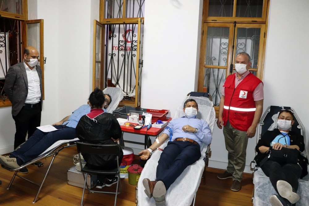 Muğla Eğitim Bir’sen şubesi kan verdi 