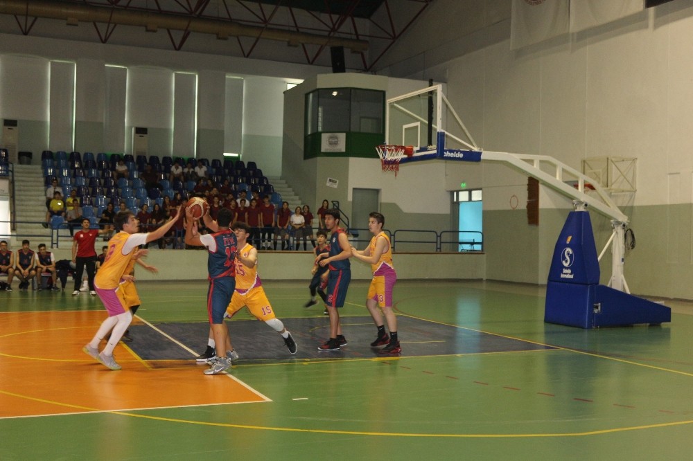 Muğla liseler arası basketbol turnuvası finali Marmaris’te yapıldı 