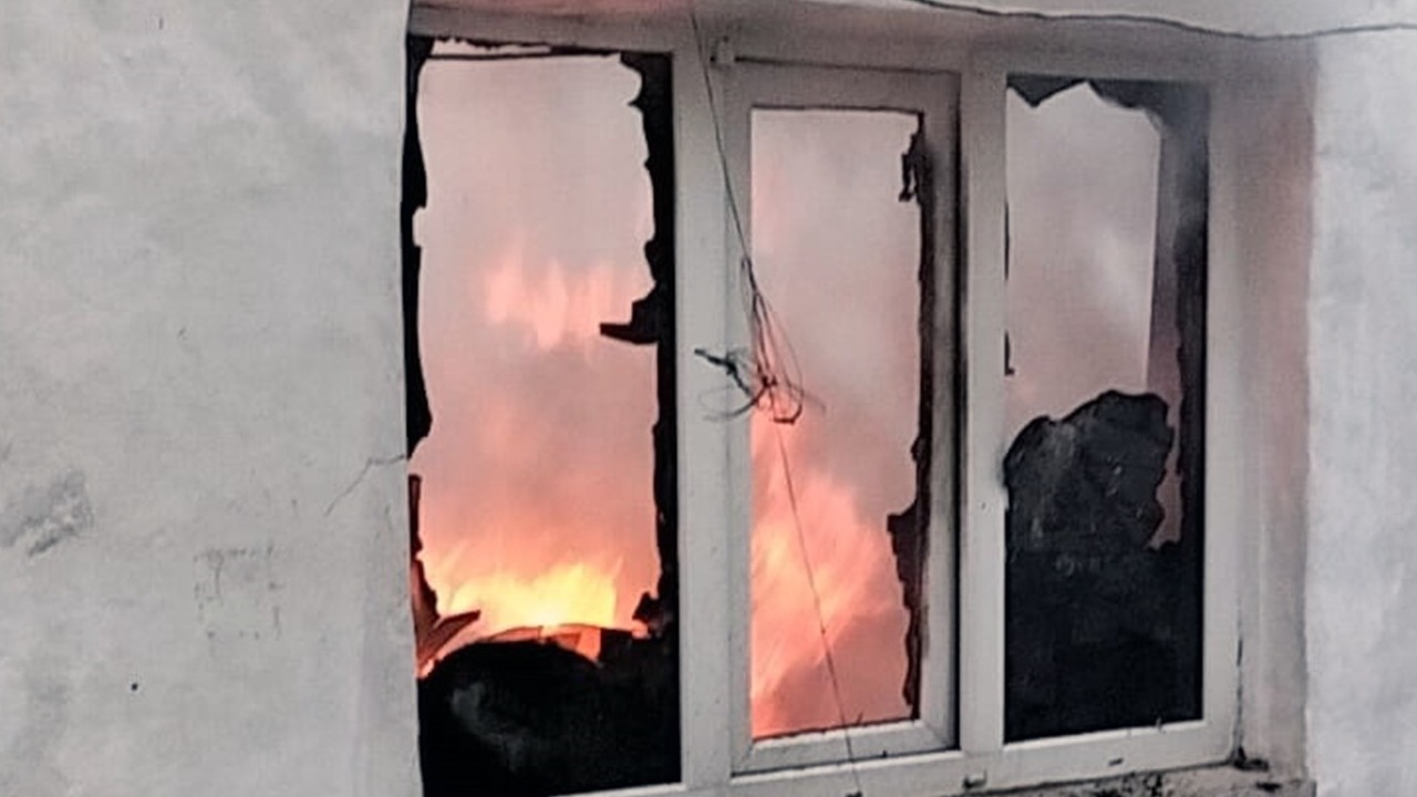 Muğla Menteşe’de ev yangını! Tek katlı ev kullanılamaz hale geldi