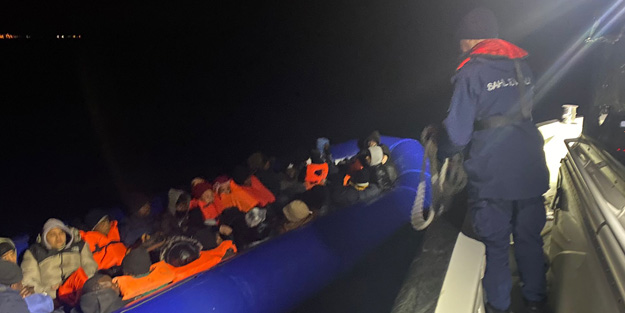Muğla'da 45 göçmen kurtarıldı
