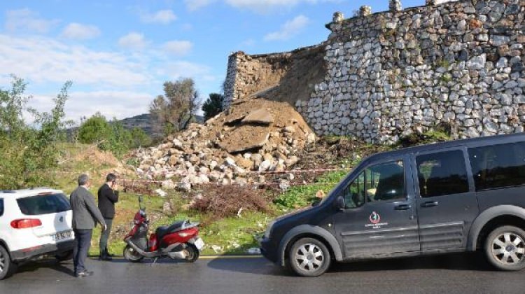Muğla'da hastanenin istinat duvarı çöktü