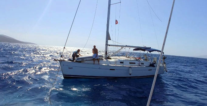 Muğla'da teknedekilerin imdadına Sahil Güvenlik ekibleri yetişti