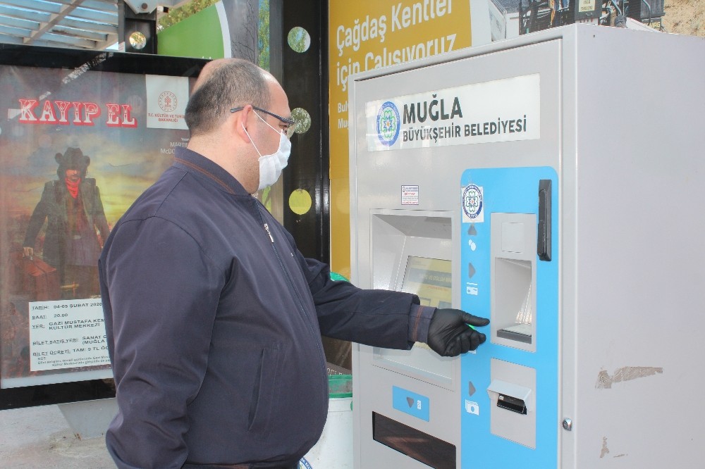 Muğla’da toplu taşımada maskeli dönem başladı 