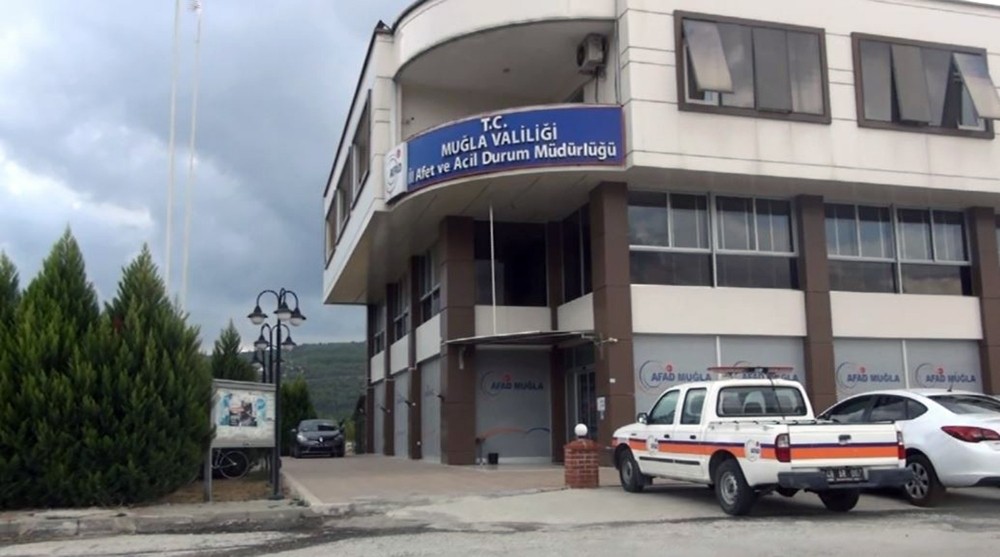 Muğla’dan Elazığ’a 5 araç, 30 personel gönderildi 