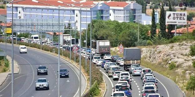 Muğla'nın girişinde kilometrelerce araç kuyruğu