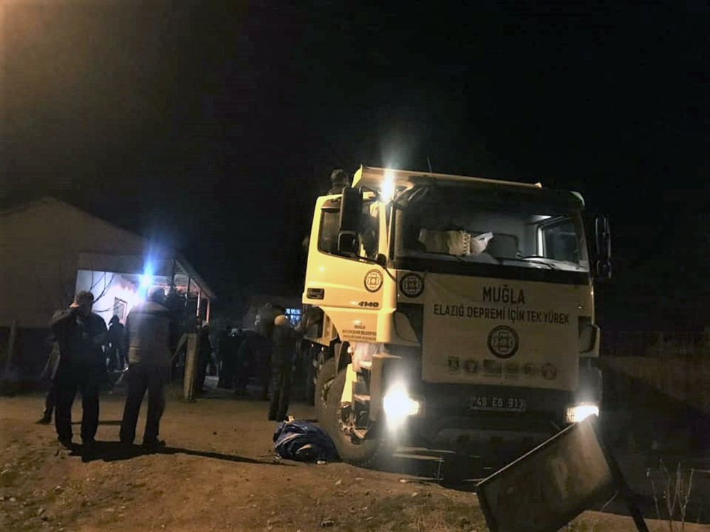 Muğla’nın yardım tırları Elazığ’a ulaştı 