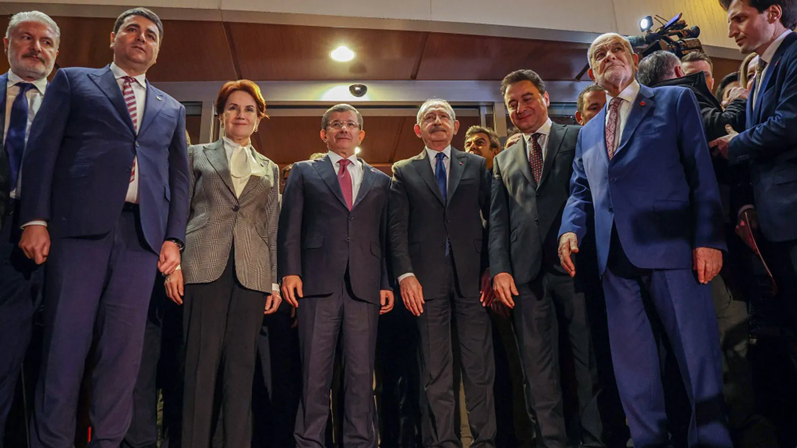 Muhalefete olay sözler! Adeta kafasız bir hayalet...