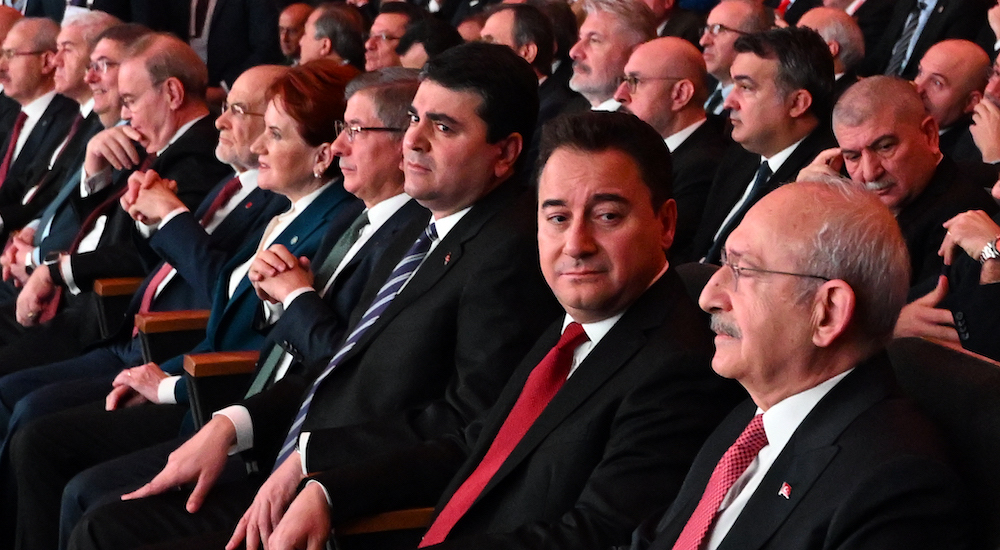 Muhalefetle ilgili bomba iddia! Yer yerinden oynayacak