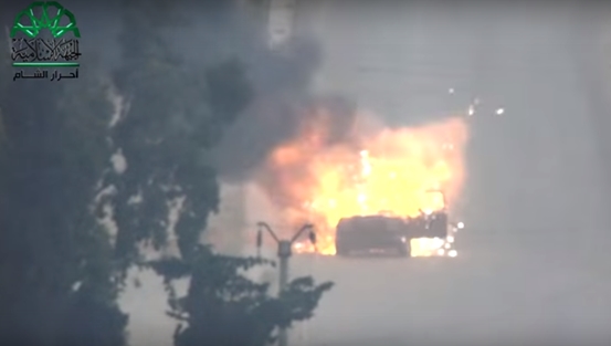 Muhalifler Esed askerini böyle vurdu (Video)