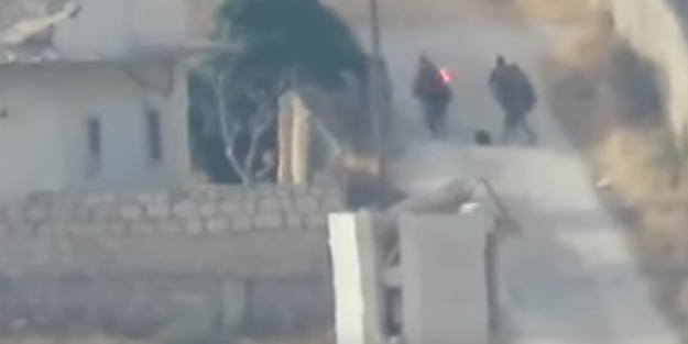 Muhalifler İran askerini böyle vurdu!