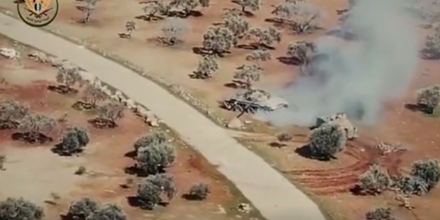 İnanılmaz görüntüler! Katil Esed'in koca tankını ZPT ile kovaladılar