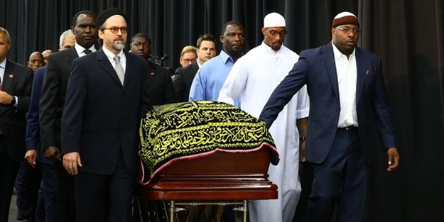 Muhammed Ali'nin cenazesinde çirkin olay!