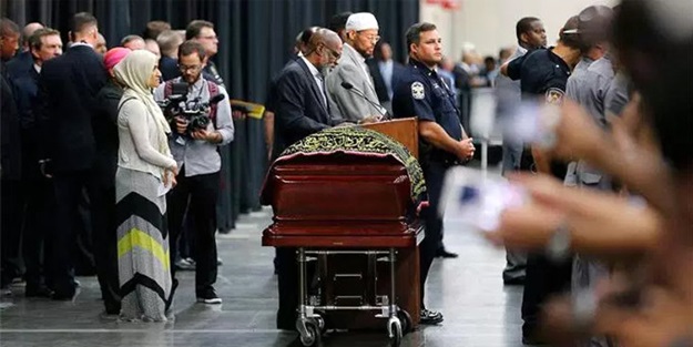 Muhammed Ali'nin cenazesinde rezalet