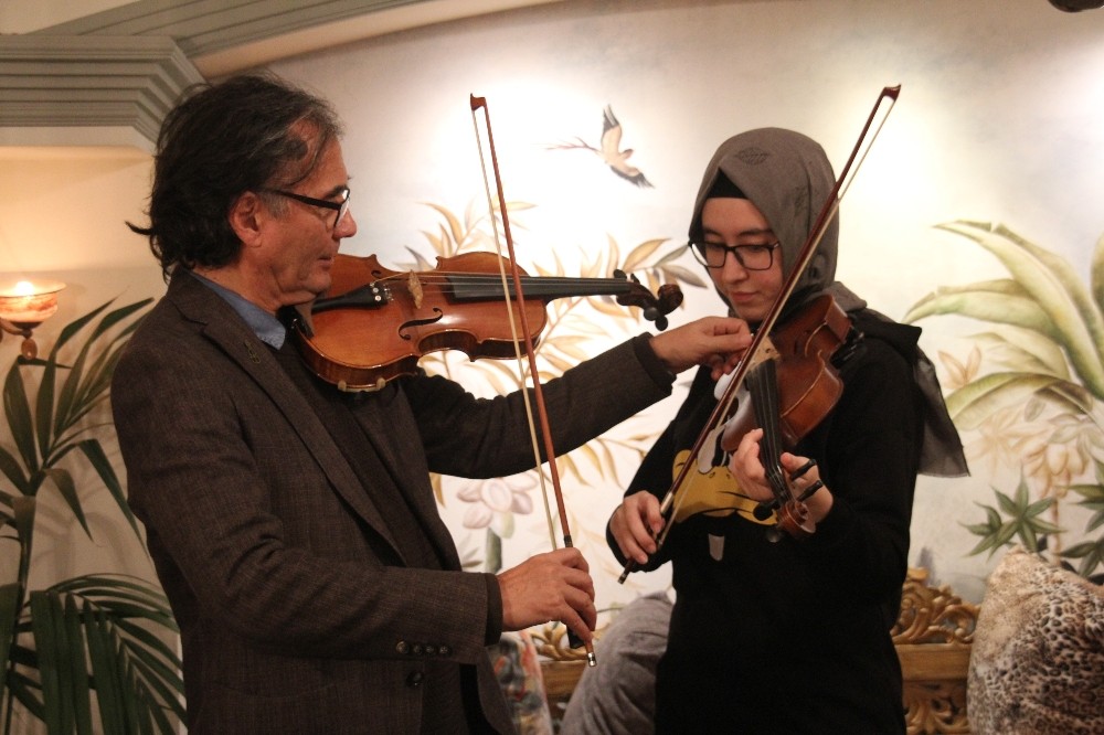 Muhammedjan Turdiyev Balıkesirli Sanatseverlerle Buluştu 