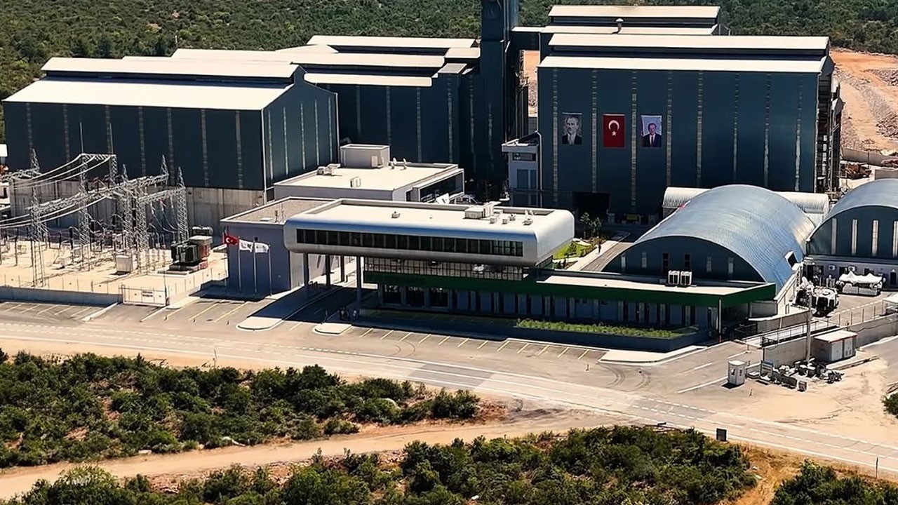 Mühendis makineye düşerek hayatını kaybetti