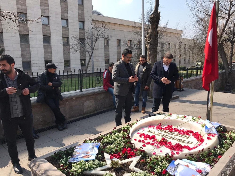 Muhsin Yazıcıoğlu vefatının 11. yılında kabri başında anıldı 