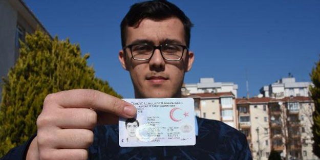 Muhtar adayı Taner, 31 Mart'ta 18 yaşında olacak