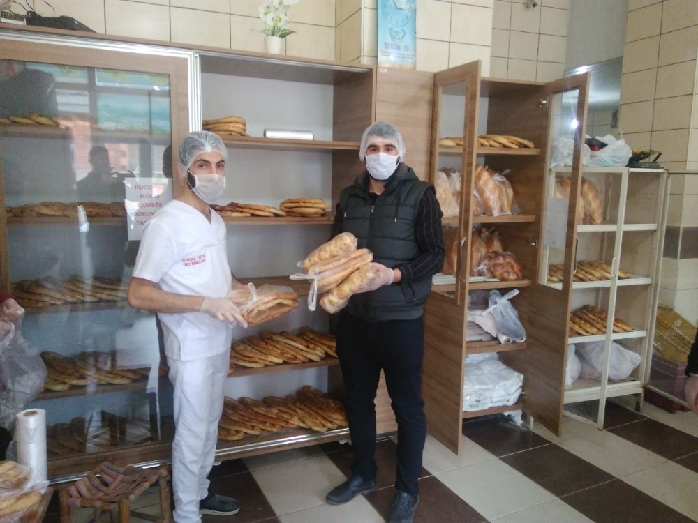 Muhtardan ’evde kal, ekmeğin bizden’ kampanyası 