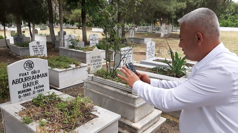 Muhtardan görüntülü mezarlık ziyareti hizmeti 