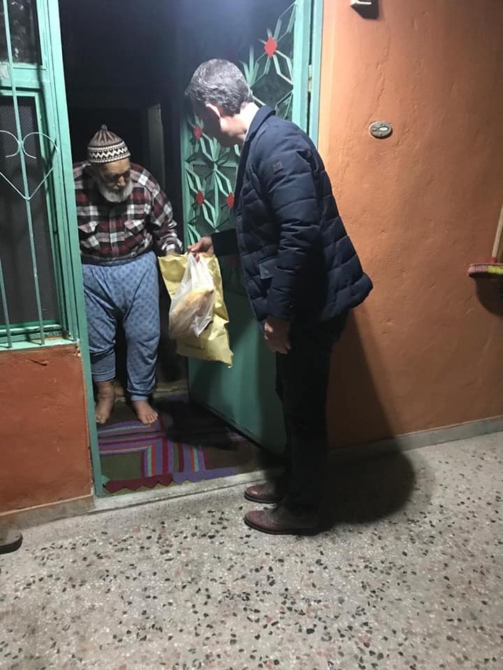 Muhtarlar 65 yaş üstü için Büyükşehirle sahada 