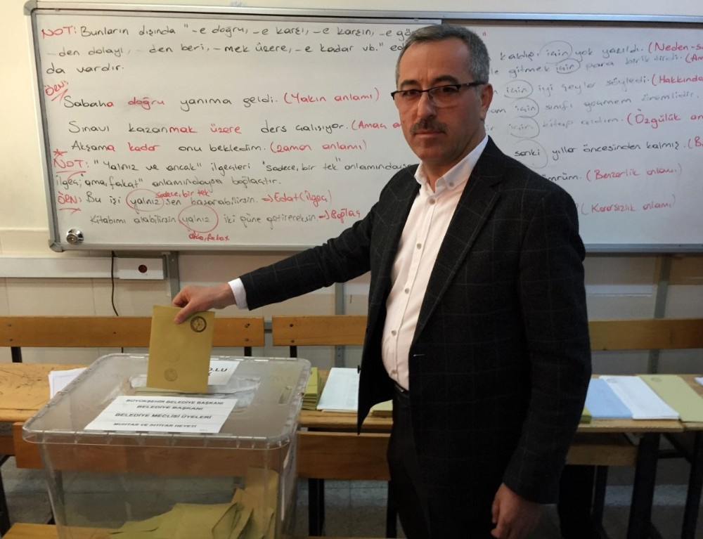 Muhtarlar başkan adayı Güngör’den oy istedi 