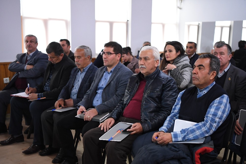 Muhtarlar kadına şiddet konusunda bilgilendirildi 