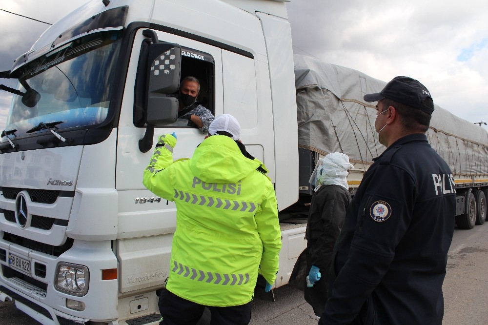 Muhtarlar Polisleri Unutmadı 