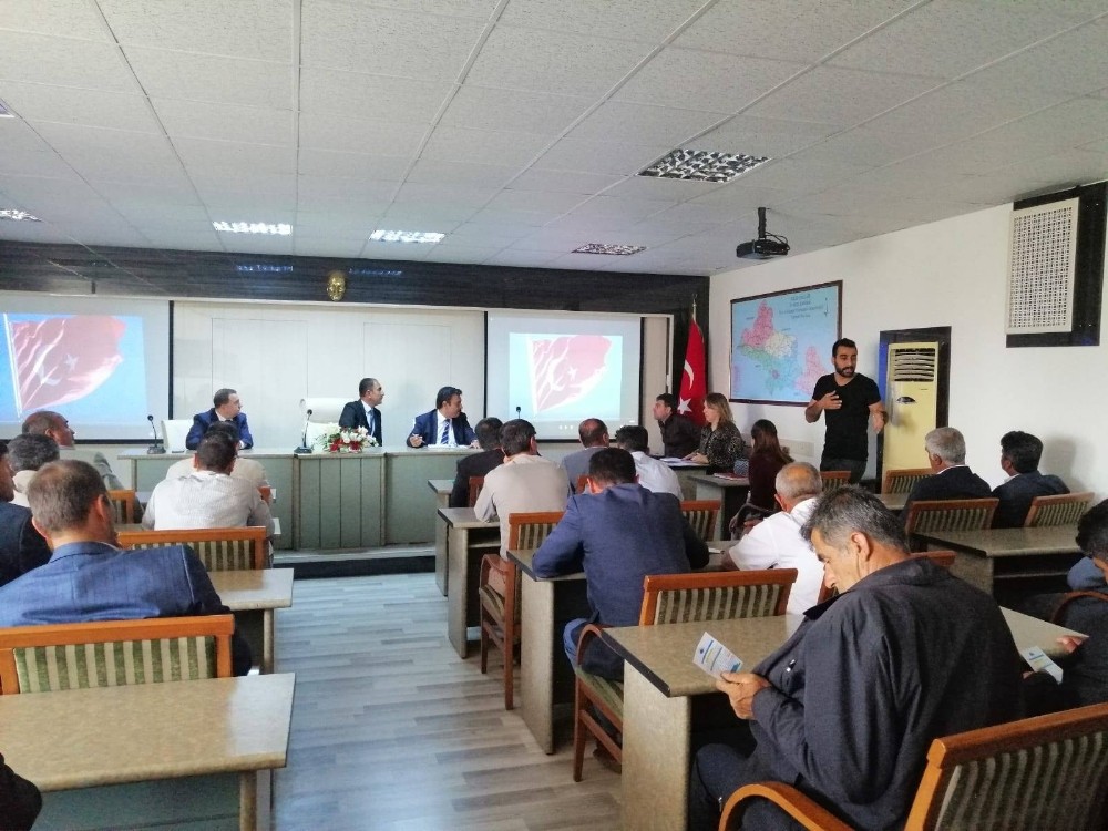 Muhtarlara içme suyu depolarının temizlenmesi anlatıldı 