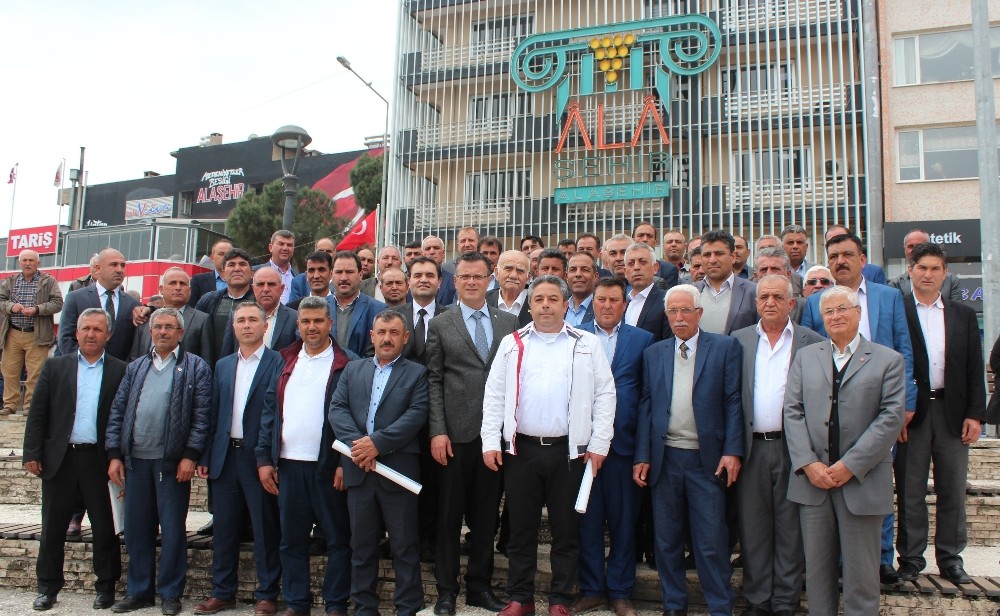 Muhtarlardan Başkan Öküzcüoğlu’na sürpriz ziyaret 