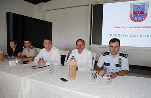 Muhtarlarla asayiş toplantısı