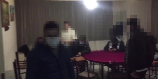 Mühürlenen kahvehaneye polis baskını