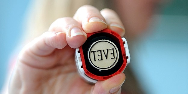 Mühürü cebinde unuttu!