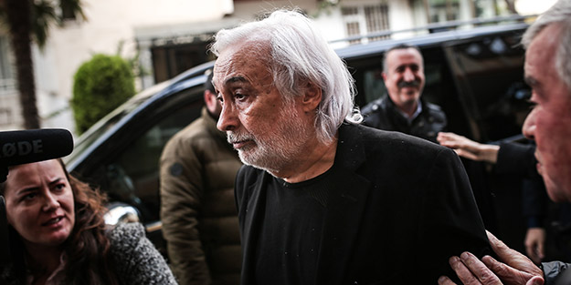 Müjdat Gezen’e Havalimanında pasaport şoku!