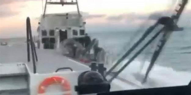 Türk Sahil Güvenliği kovaladı, Yunanlılar kaçtı