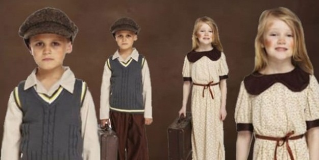 Mülteci çocuk kostümüne tepki yağdı!