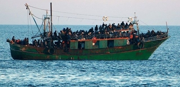 Mülteci gemisinde hırsızlık