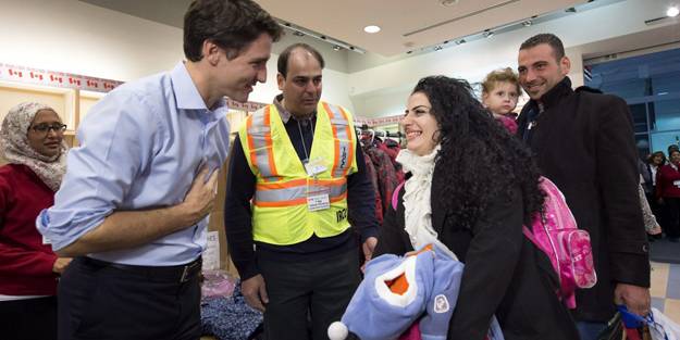 Mülteci pozuyla reklamını yapan Kanada Başbakanı'ndan ırkçı vaat!