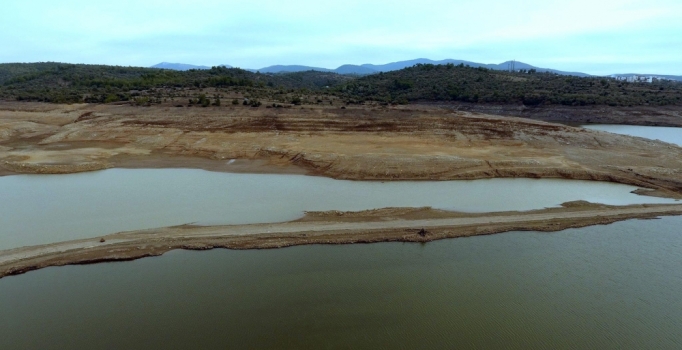 Mumcular Barajı'nda su tükeniyor