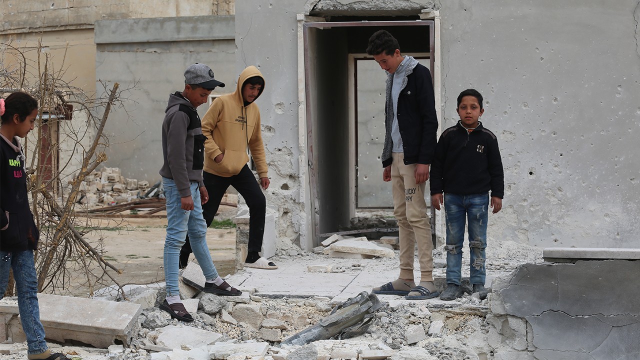 Münbiç halkı ne yapacağını şaşırdı! “Esed'den kurtulduk derken PKK çıktı