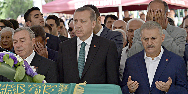 Münci İnci’nin eşi dualarla defnedildi