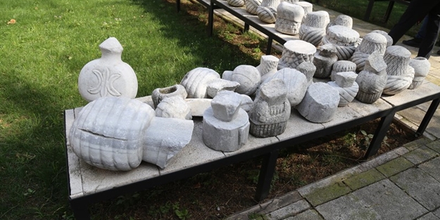 Muradiye Külliyesi Osmanlı Mezar Taşları Sergi Alanı