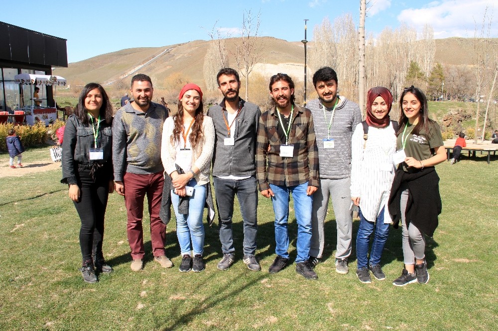 Muradiye Şelalesi’nde bahar temizliği 