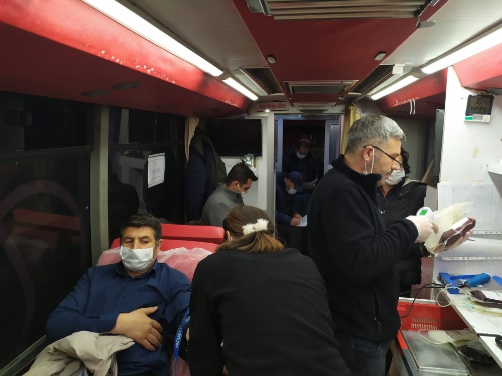 Muradiye’de kan bağışı kampanyasına yoğun ilgi 