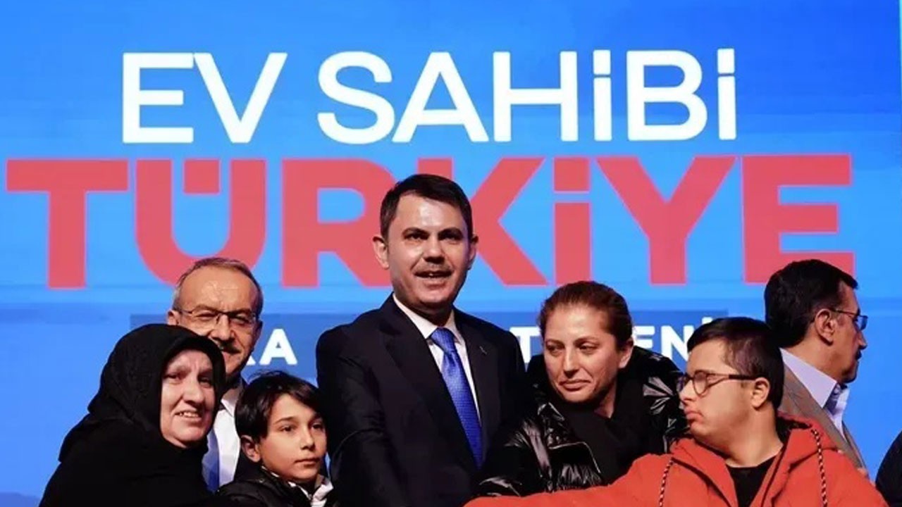 Murat Kurum’dan Özgür Özel’e tepki: 3 yıldır gözükmeyenler biz evleri teslim edince apar topar ortaya çıktı