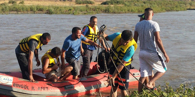 Murat Nehri'nde mahsur kalan 30 kişi kurtarıldı