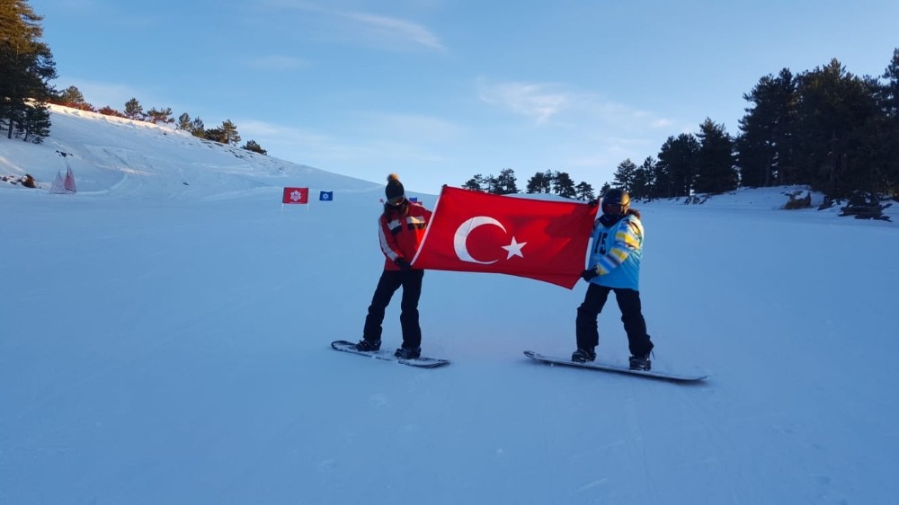 Muratdağı’nda Kayak ve Kızak Şampiyonası 