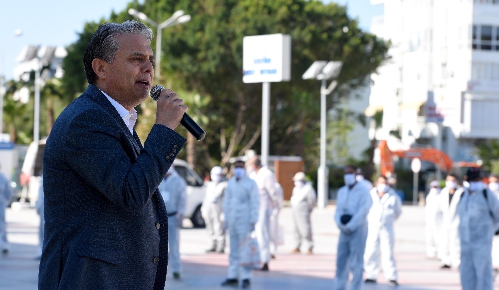Muratpaşa Belediyesi 209 bin haneye maske ulaştırdı 