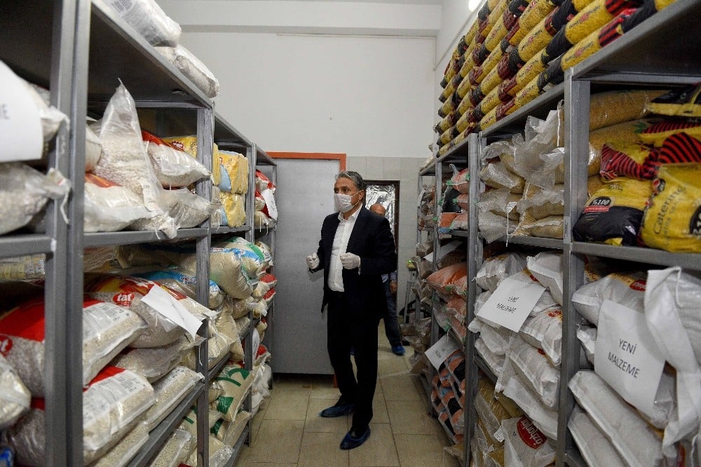 Muratpaşa Belediyesi, korona virüs salgını sebebiyle aşevininin kapasitesini 2 katına çıkardı 