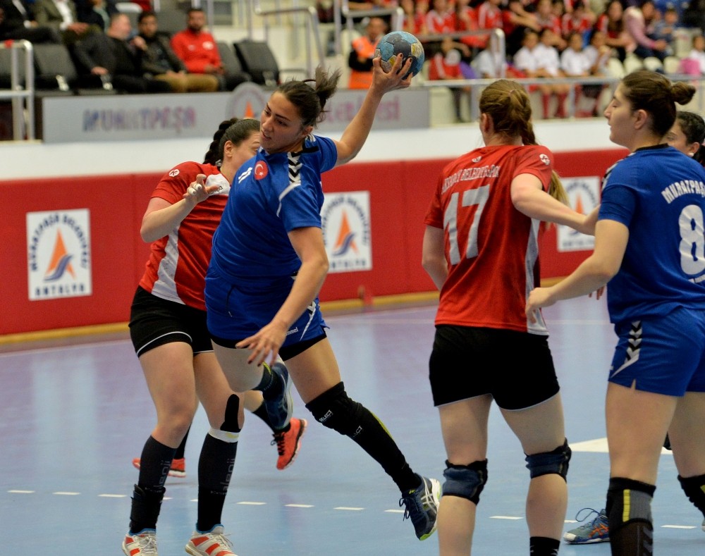 Muratpaşa Belediyespor Kadın Hentbol Takımı, haftayı galibiyetle tamamladı 